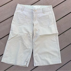 Old Navy wide leg capri pants.